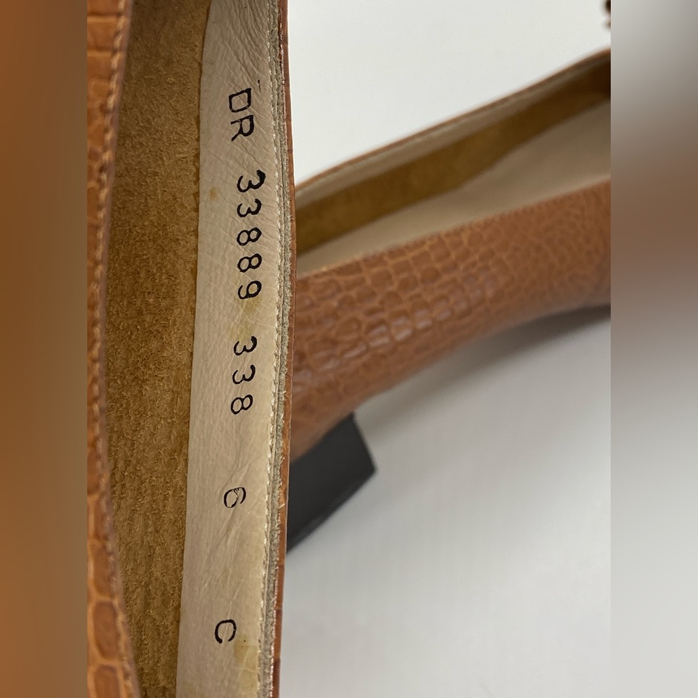 Salvatore Ferragamo Vara bow brown pump shoes - Picture 10 of 11